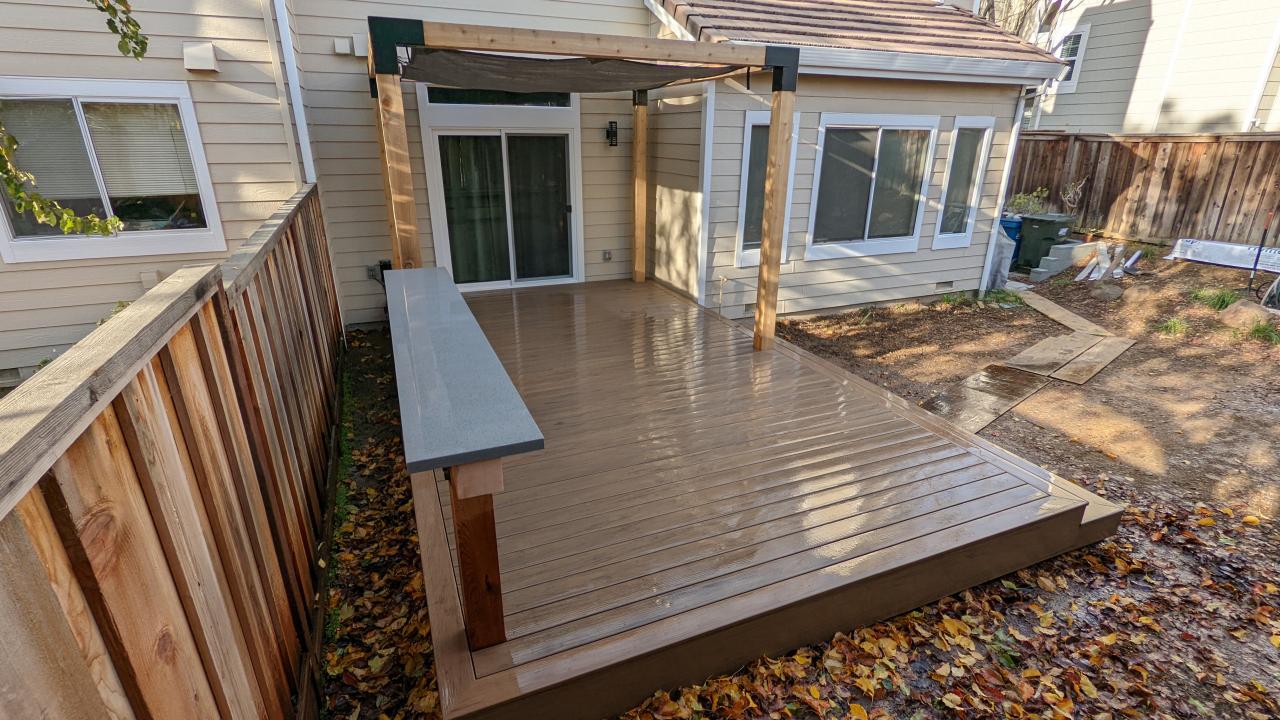 backyard-deck-clayton2